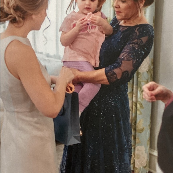 NWT navy Sequin/lace evening gown - Picture 3 of 6